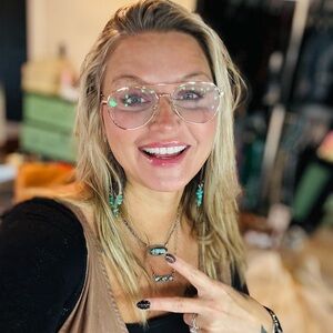 Meet your Posher, Maggie